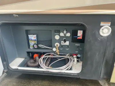2013 Fleetwood Expedition 38B photo 60