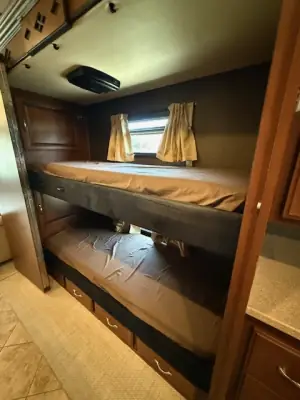 2013 Fleetwood Expedition 38B photo 43