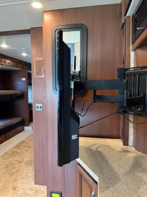 2013 Fleetwood Expedition 38B photo 73