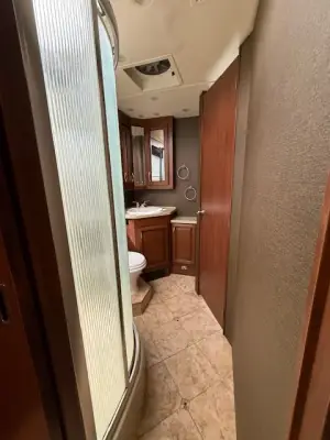 2013 Fleetwood Expedition 38B photo 39
