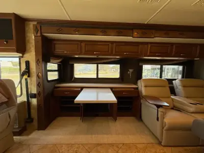 2013 Fleetwood Expedition 38B photo 29