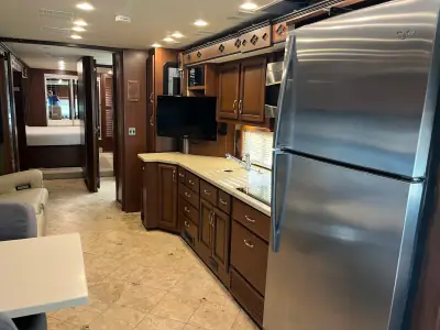 2013 Fleetwood Expedition 38B photo 10
