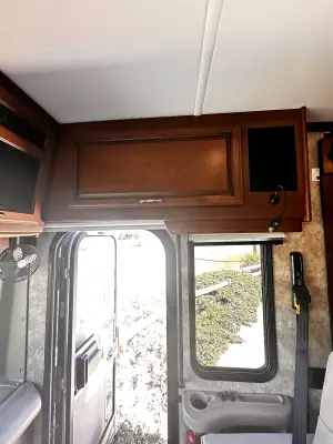 2013 Fleetwood Expedition 38B photo 15