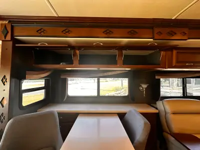 2013 Fleetwood Expedition 38B photo 31