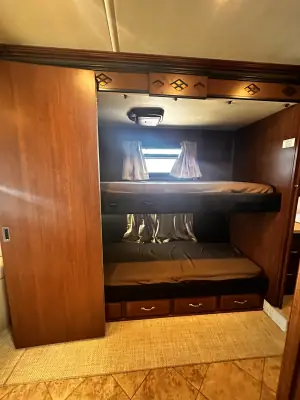 2013 Fleetwood Expedition 38B photo 42