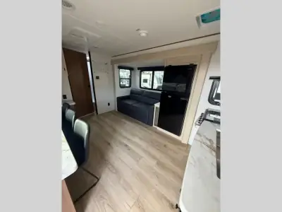 2026 Coachmen Apex Ultra-Lite 242BARV photo 12