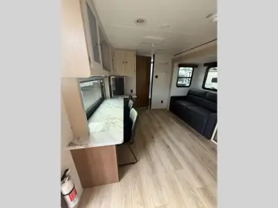 2026 Coachmen Apex Ultra-Lite 242BARV photo 11