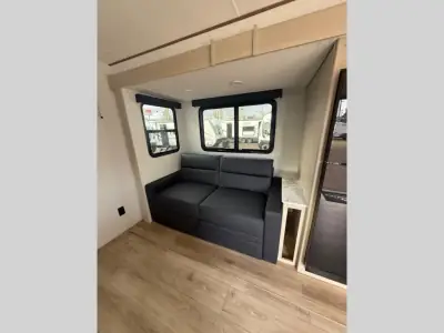 2026 Coachmen Apex Ultra-Lite 242BARV photo 10