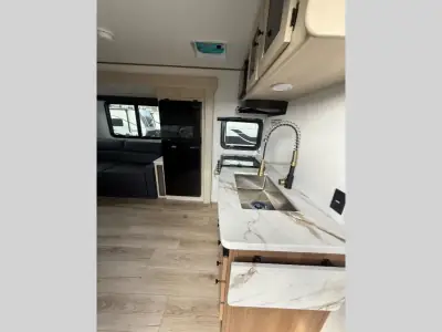2026 Coachmen Apex Ultra-Lite 242BARV photo 7