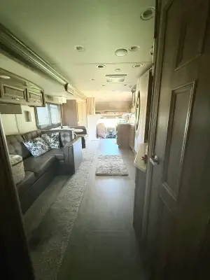 2019 Jayco Seneca 37K photo 52