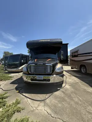 2019 Jayco Seneca 37K photo 18