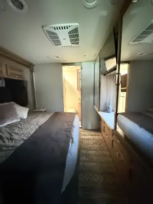 2019 Jayco Seneca 37K photo 44