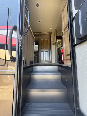 2019 Jayco Seneca 37K photo 17