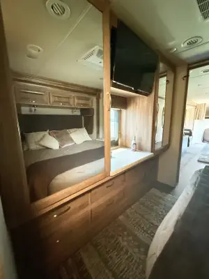 2019 Jayco Seneca 37K photo 43