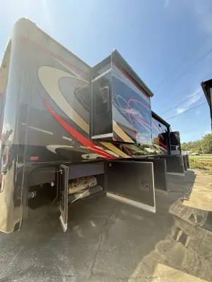 2019 Jayco Seneca 37K photo 4