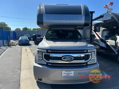 2022 Thor Motor Coach Magnitude photo 5