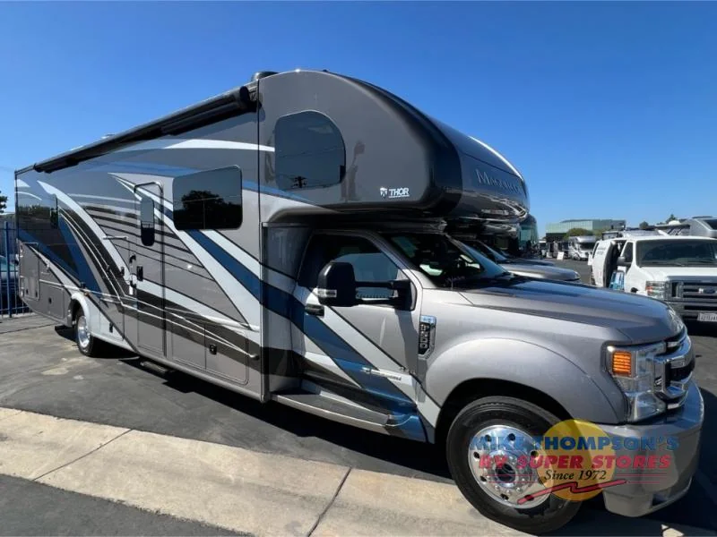 2022 Thor Motor Coach Magnitude exterior