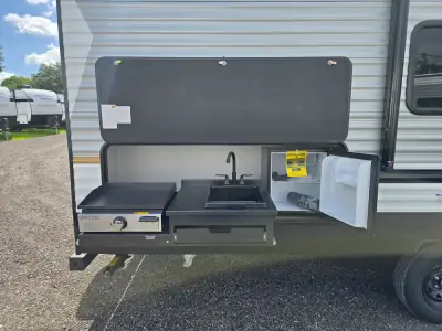 2026 Palomino PUMA CAMPING EDITION 23BHCE photo 5
