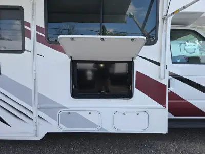 2023 Thor Motor Coach COLEMAN 28CM photo 5