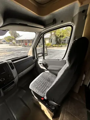 2017 Thor Motor Coach Chateau 24 FS photo 9