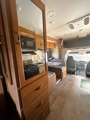 2017 Thor Motor Coach Chateau 24 FS photo 23