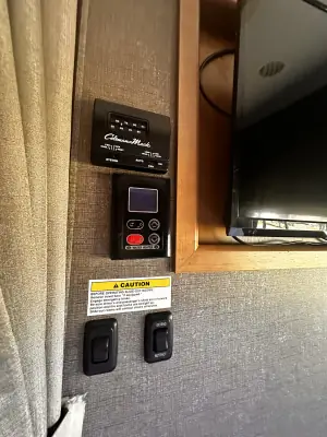 2017 Thor Motor Coach Chateau 24 FS photo 29