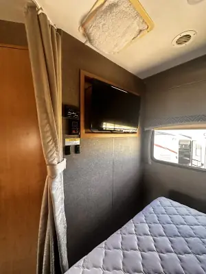 2017 Thor Motor Coach Chateau 24 FS photo 28