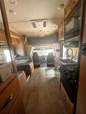 2017 Thor Motor Coach Chateau 24 FS photo 24
