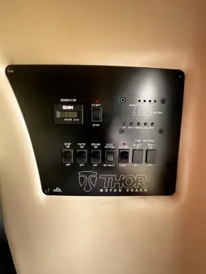 2017 Thor Motor Coach Chateau 24 FS photo 35
