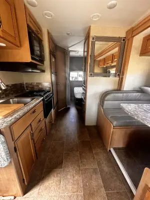 2017 Thor Motor Coach Chateau 24 FS photo 33