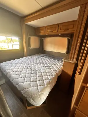 2017 Thor Motor Coach Chateau 24 FS photo 27