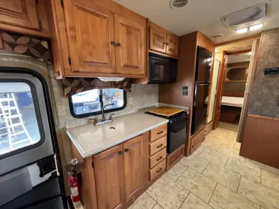 2011 Tiffin Motorhomes ALLEGRO OPEN ROAD 32BA photo 7