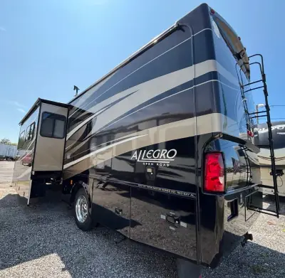2011 Tiffin Motorhomes ALLEGRO OPEN ROAD 32BA photo 4