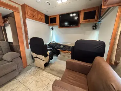 2011 Tiffin Motorhomes ALLEGRO OPEN ROAD 32BA photo 13