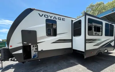 2021 Winnebago VOYAGE 2831RB photo 3