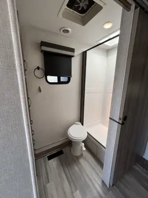2021 Winnebago VOYAGE 2831RB photo 16