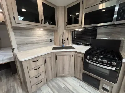 2021 Winnebago VOYAGE 2831RB photo 11