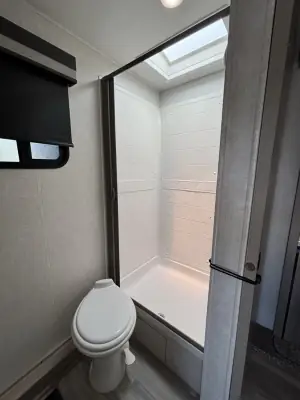 2021 Winnebago VOYAGE 2831RB photo 15