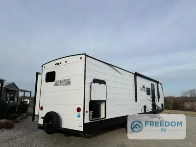 2026 Coachmen Northern Spirit DLX 5320BEDS photo 4