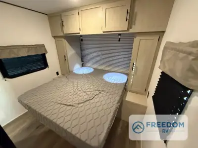 2026 Coachmen Northern Spirit DLX 5320BEDS photo 22