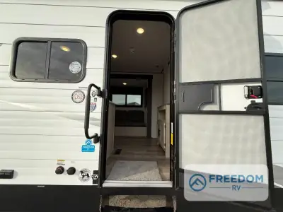 2026 Coachmen Northern Spirit DLX 5320BEDS photo 14