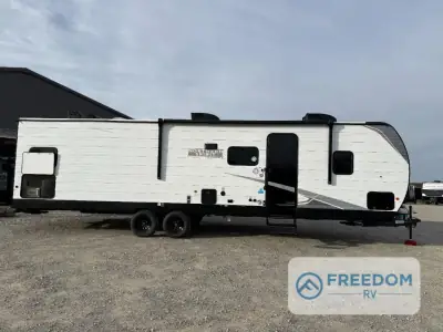 2026 Coachmen Northern Spirit DLX 5320BEDS photo 3