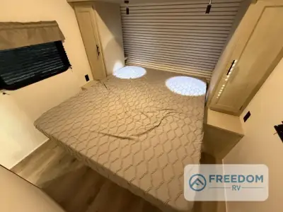 2026 Coachmen Northern Spirit DLX 5320BEDS photo 24