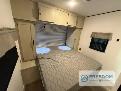 2026 Coachmen Northern Spirit DLX 5320BEDS photo 27