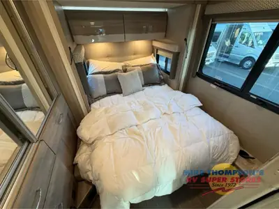 2022 Thor Motor Coach Tiburon Sprinter photo 13