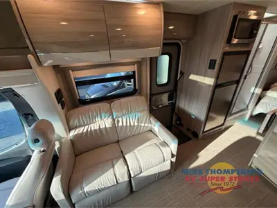 2022 Thor Motor Coach Tiburon Sprinter photo 9