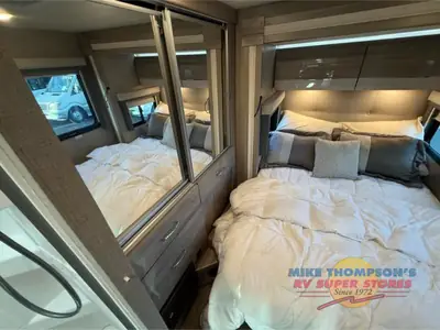 2022 Thor Motor Coach Tiburon Sprinter photo 15