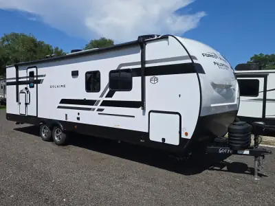 2025 Forest River PALOMINO SOLAIRE 2580RBSS photo 4