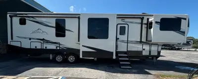 2021 Heartland BIG COUNTRY 3902FL photo 4