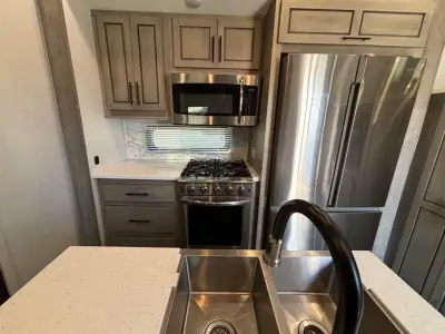 2021 Heartland BIG COUNTRY 3902FL photo 13